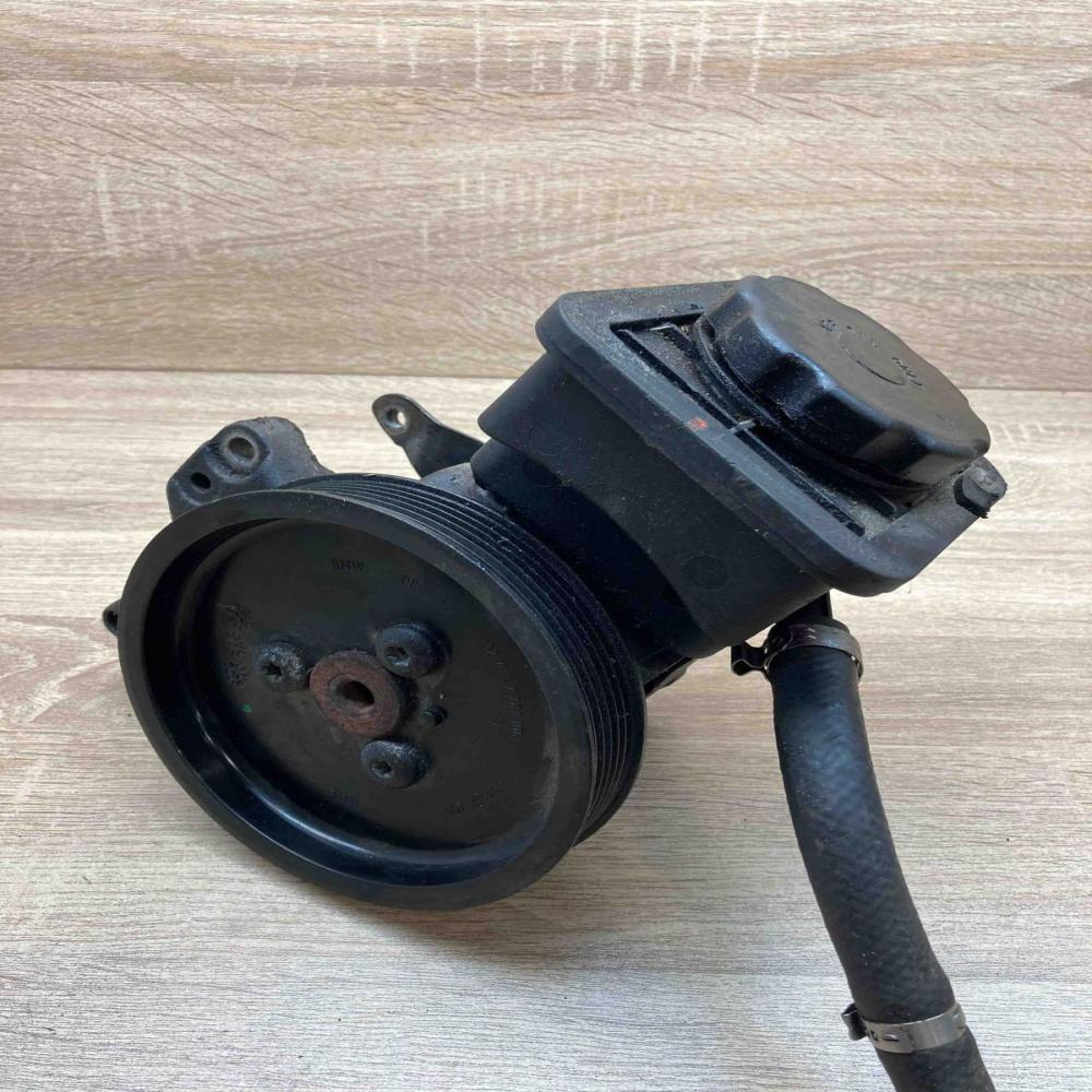 7693974 7787106  Power steering pump BMW 5 E60 E61