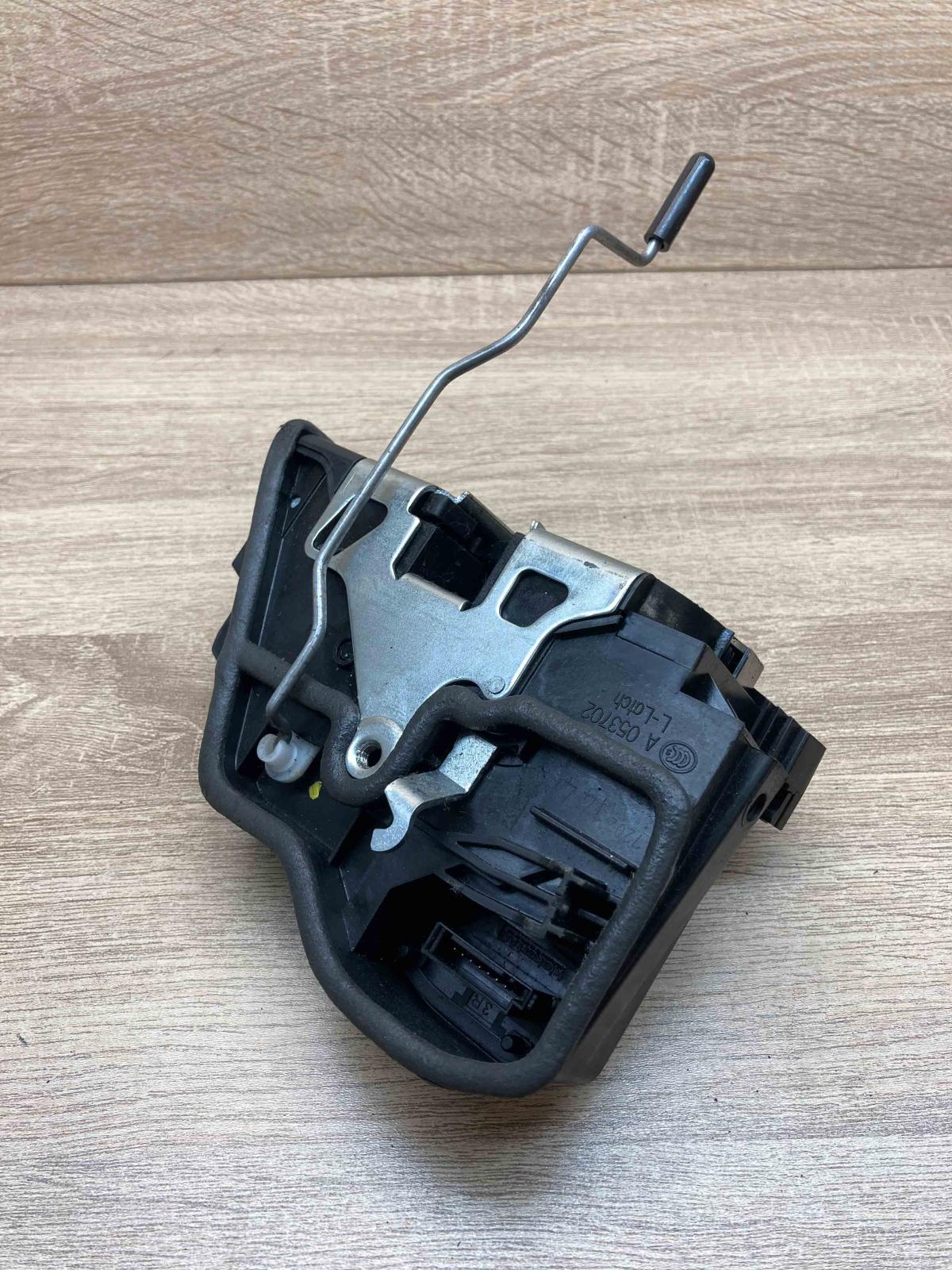 7202144 A053702 Front Right Side Front door lock BMW 3 E90 E91