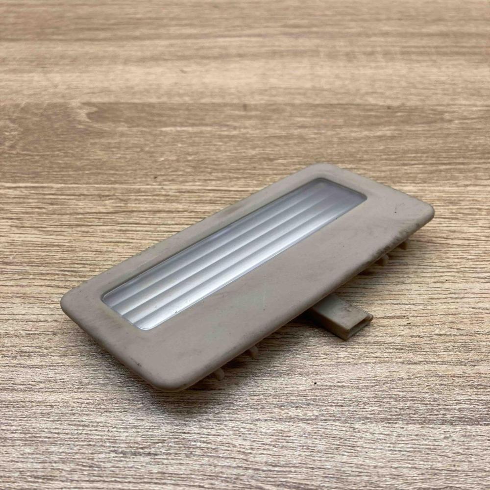 9163767   Front seat light BMW 5 F10 F11