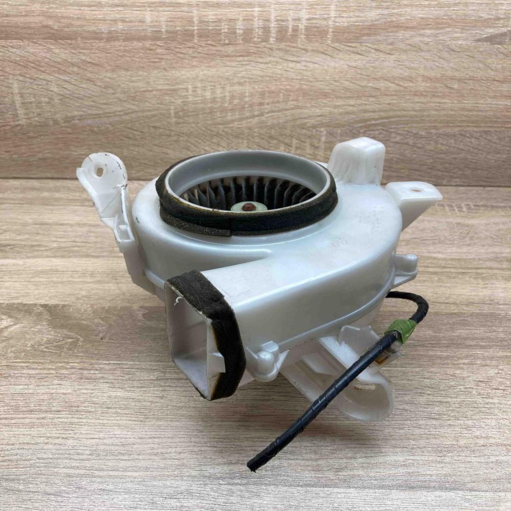 87130 47070 117200 2913  Heater fan/blower Toyota Prius (NHW20)