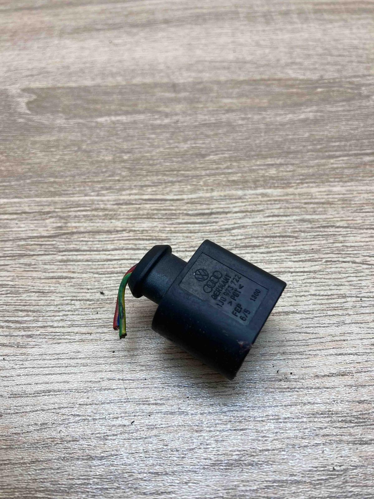 1J0973722   Plug wire Audi A6 S6 C6 4F