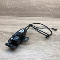 7291033 A080105  Rear door lock BMW i3