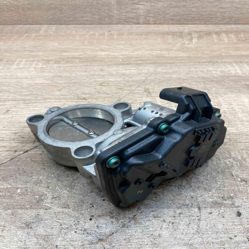 7618838   Throttle valve BMW 1 F40