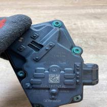 7618838   Throttle valve BMW 1 F40
