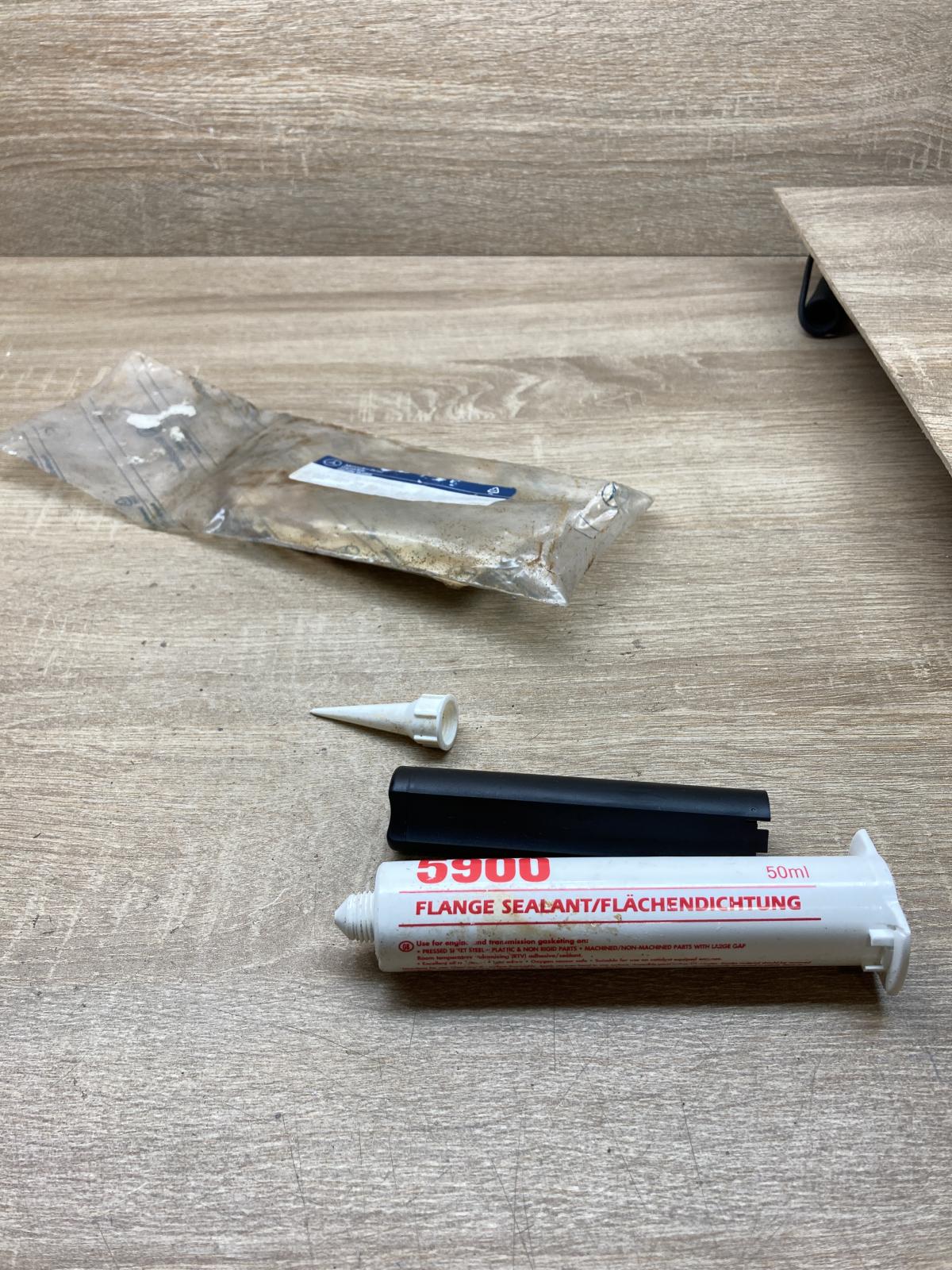 A0029897320 Loctite 5900 24696 Tool box Mercedes-Benz E W211