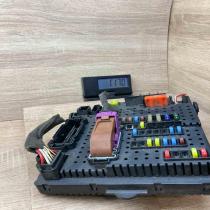 30728512 05W222  Fuse module Volvo XC70