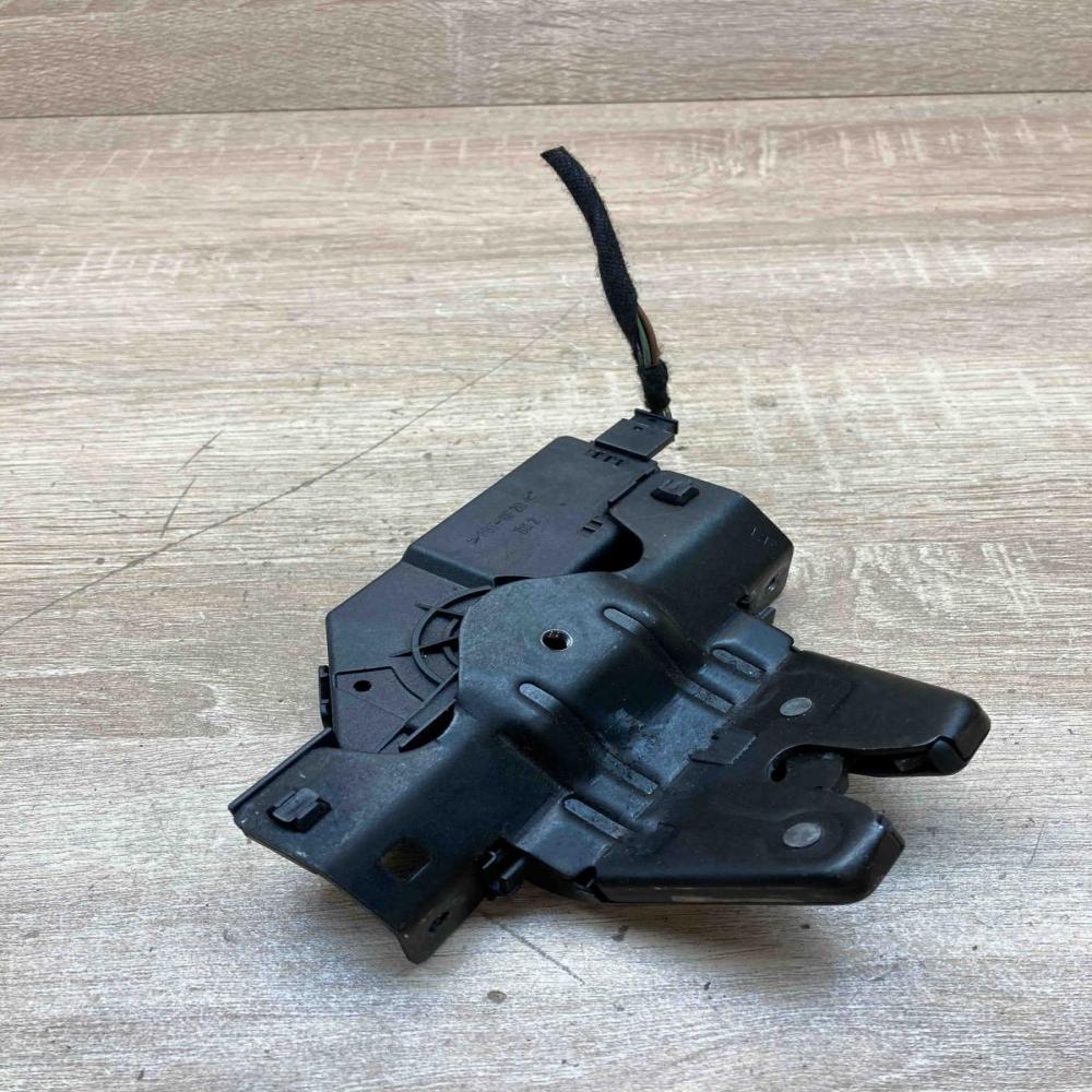 8196401   Tailgate/trunk/boot lock/catch/latch BMW 3 E90 E91