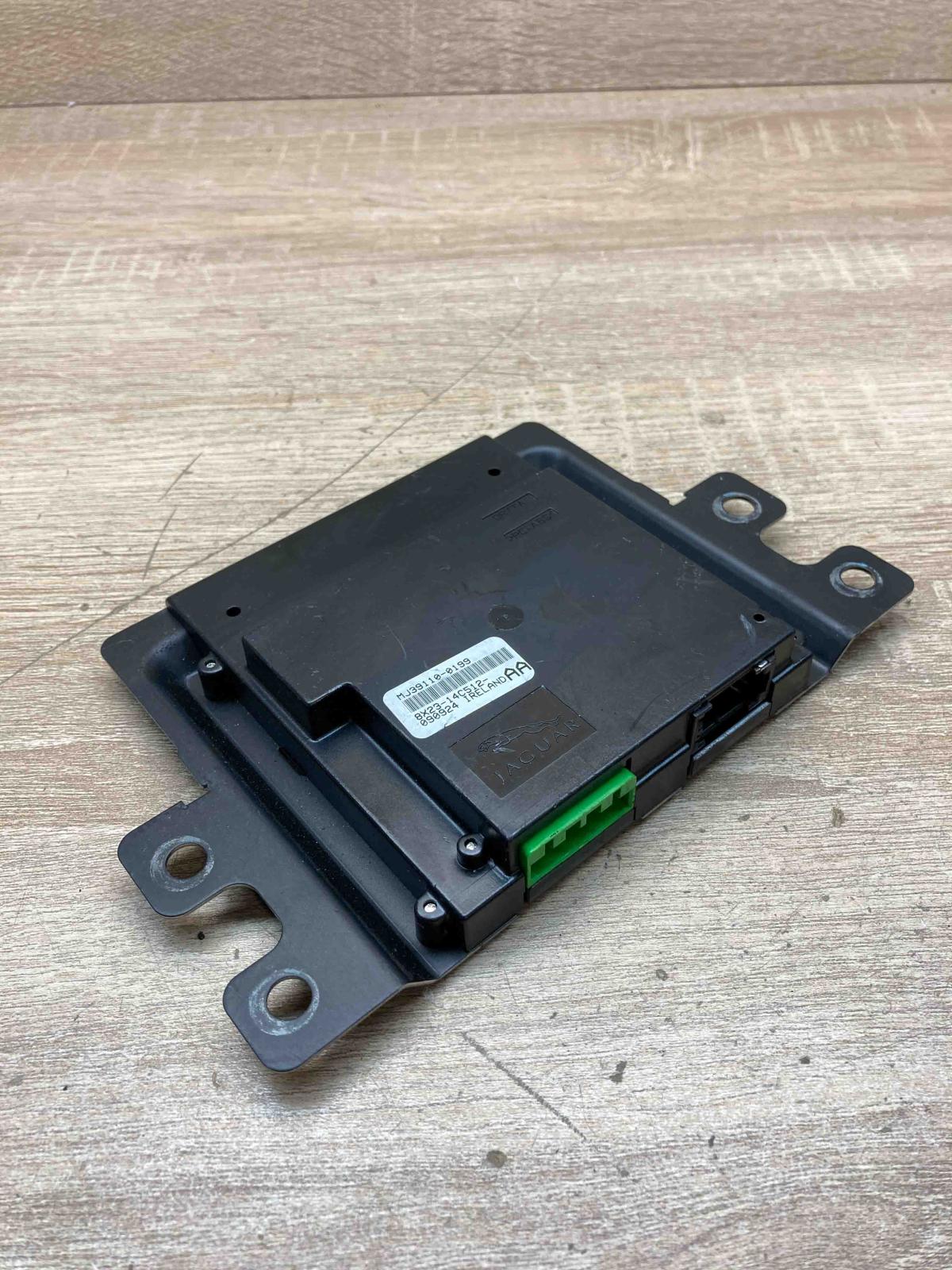 8X23 14C512 AA MJ39110 0199  Engine control unit/module ECU Jaguar XF X250