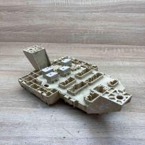 U290IZI0 YN2 22R 070510 Fuse module Suzuki Swift