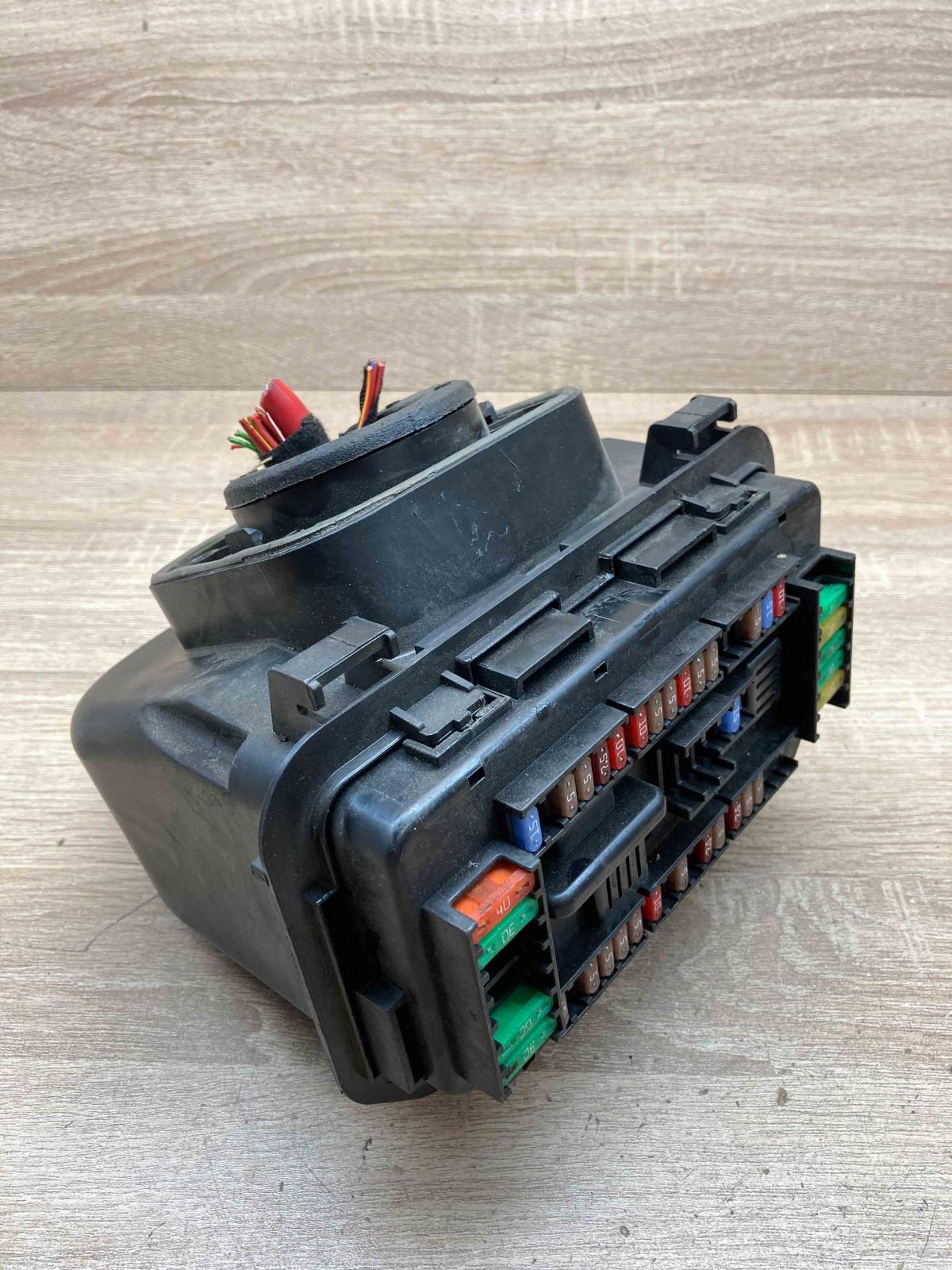 21007 19182   Fuse box set BMW 7 E32