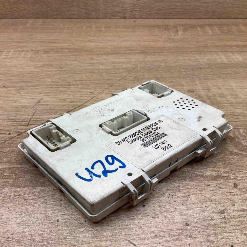 36770 62J22   Fuse box set Suzuki Swift