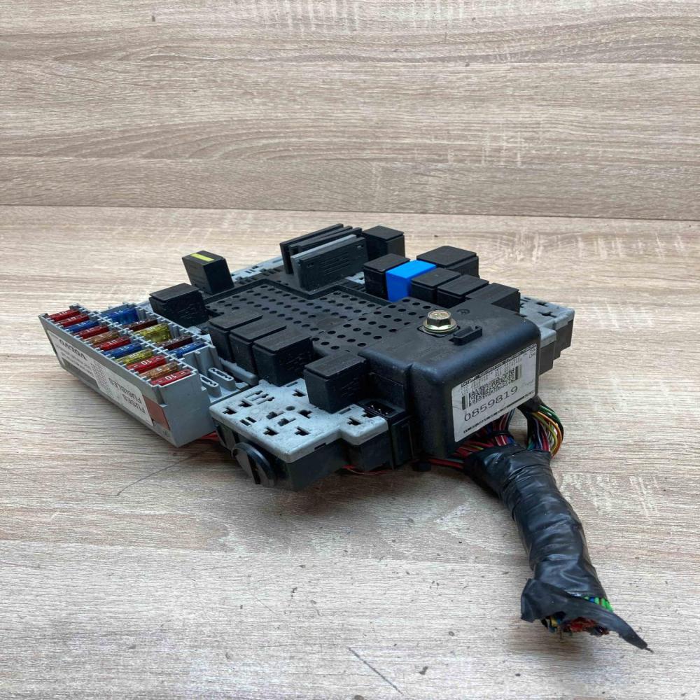 8622520 0859819  Fuse module Volvo V70