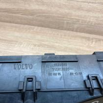 8688040 30732559  Fuse box set Volvo V50
