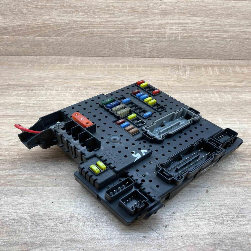 30732769 05W425  Fuse module Volvo XC90