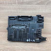 30728512 05W325  Fuse module Volvo XC70