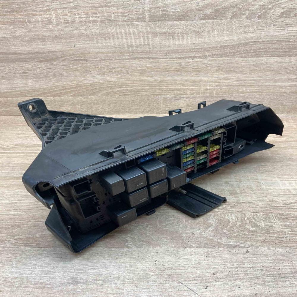 9494210 30728008  Fuse box set Volvo S60
