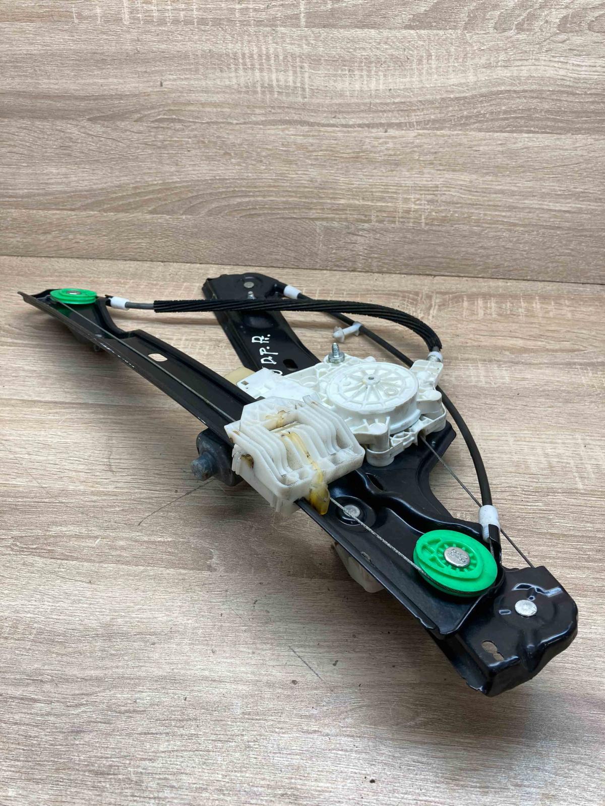 6927028 7140588 Front Right Front door window regulator with motor BMW 3 E90 E91