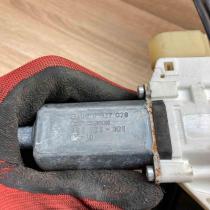 6927028 7060266  Front door window regulator with motor BMW 3 E90 E91
