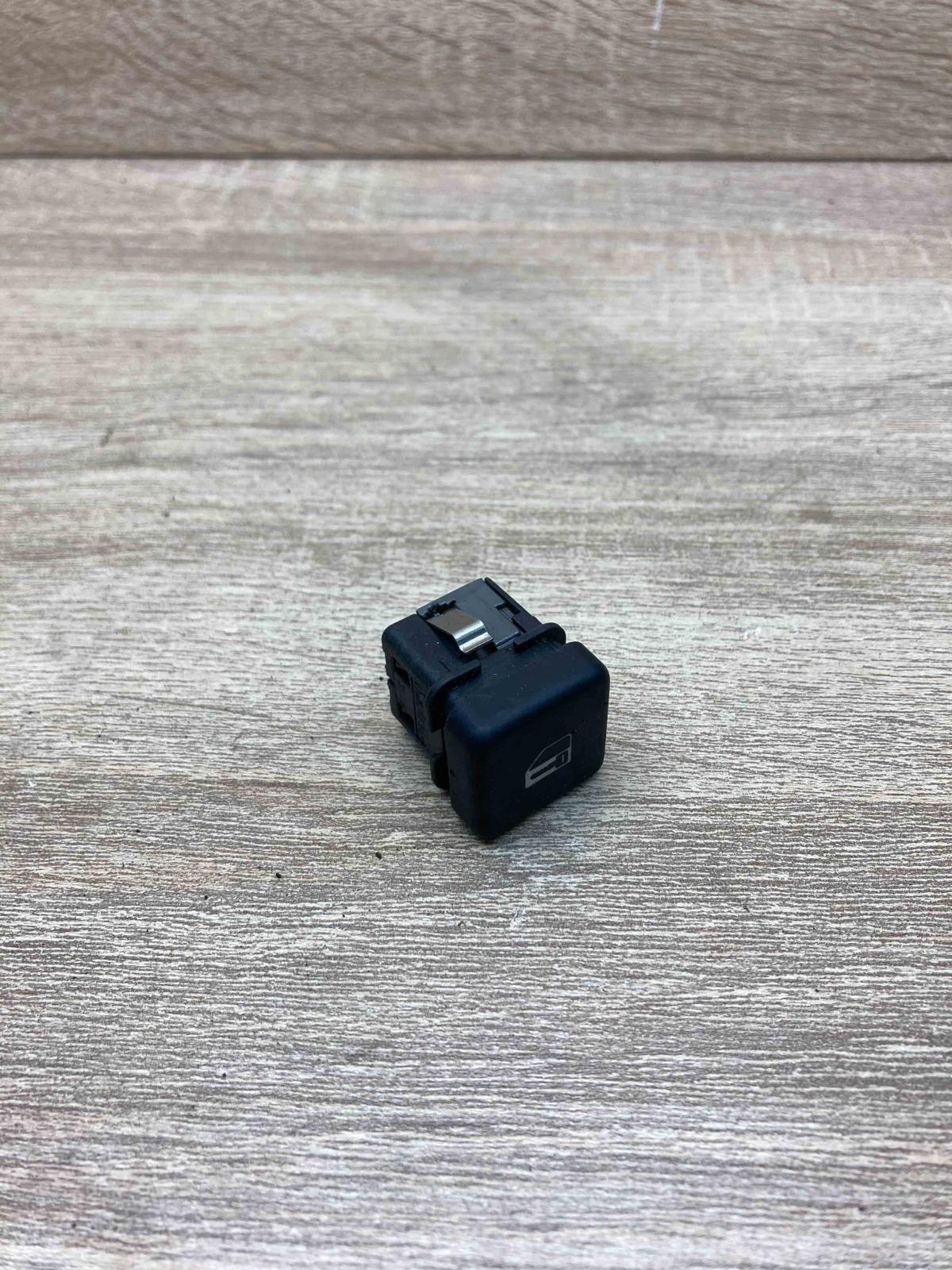 8360828 Main  Central locking switch button BMW 5 E39