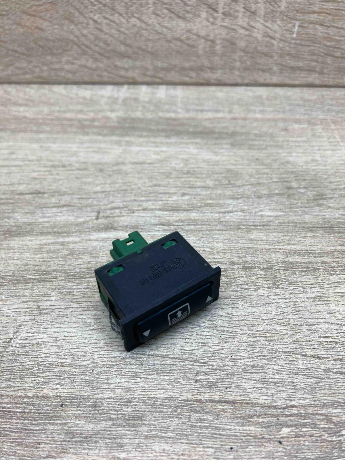 8352252 Switch  Other switches/knobs/shifts BMW 7 E38