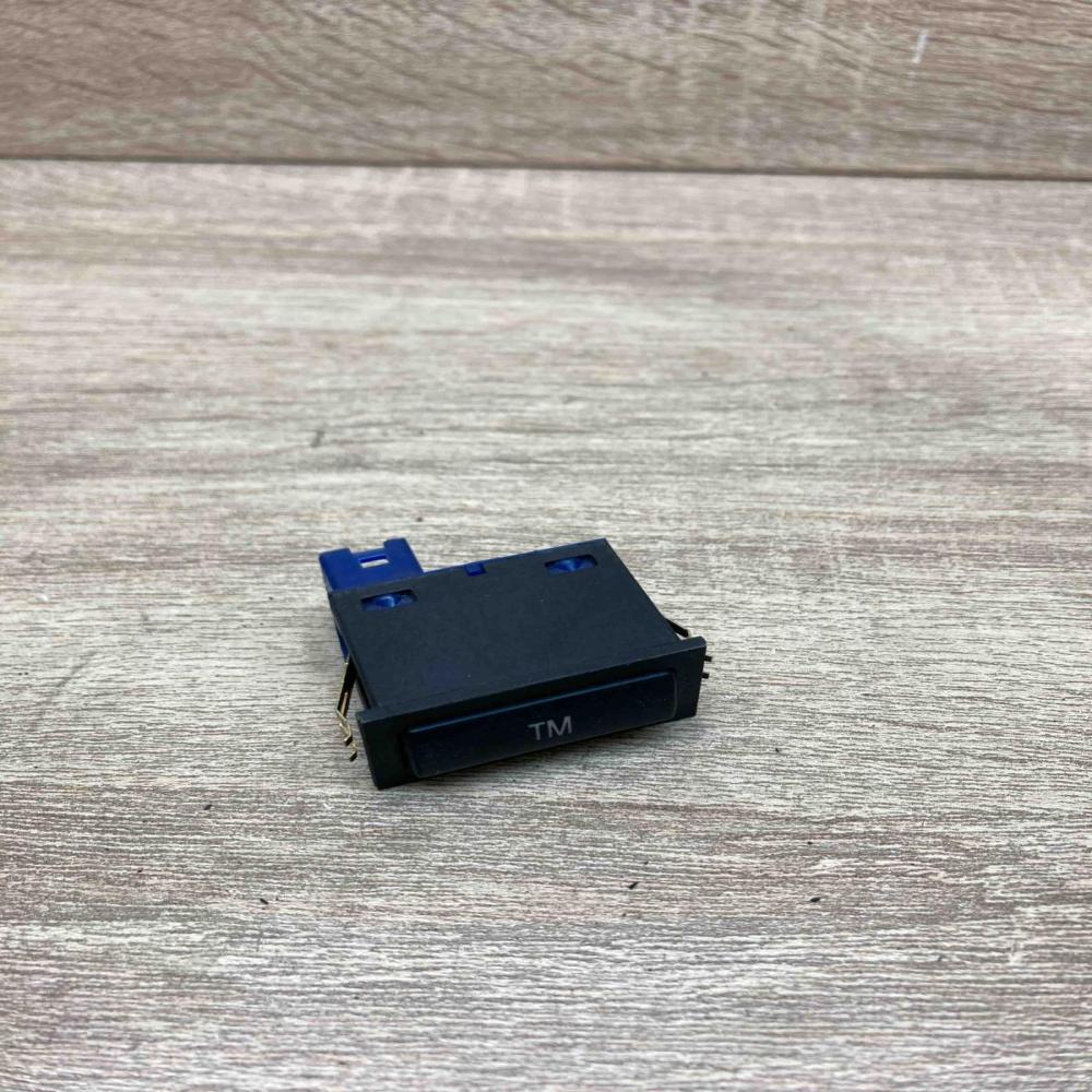 8368975   Other switches/knobs/shifts BMW 7 E38