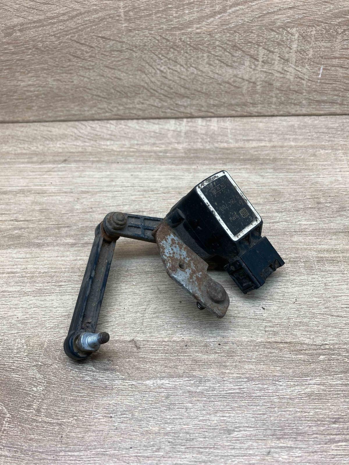 6784700   Headlight/headlamp level sensor BMW 5 E60 E61