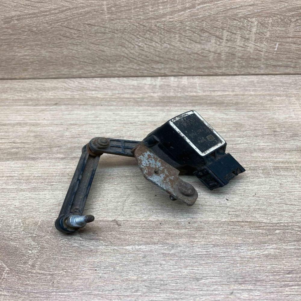 6784700   Headlight/headlamp level sensor BMW 5 E60 E61