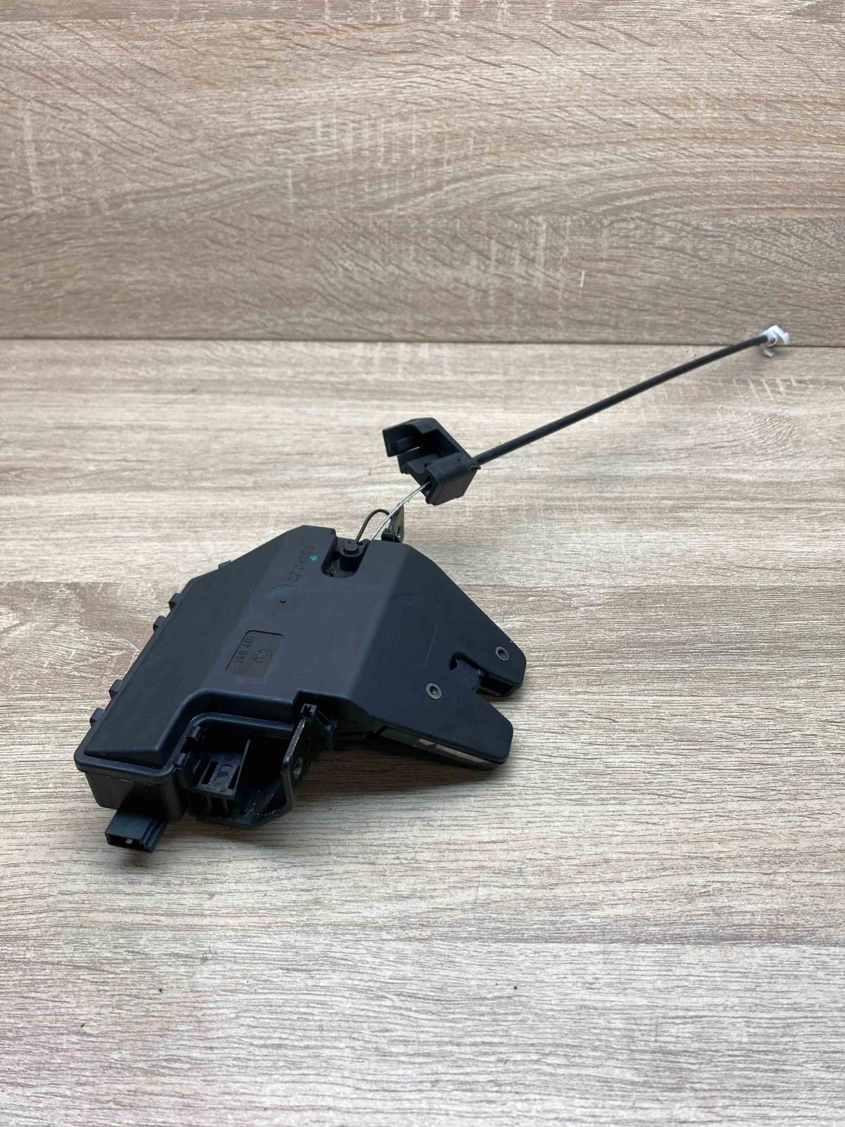 8196401   Tailgate/trunk/boot lock/catch/latch BMW 1 E81 E87