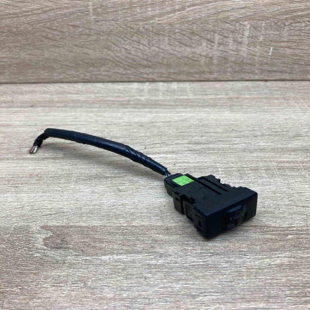 134159   Headlight level height control switch Toyota RAV 4 (XA30)