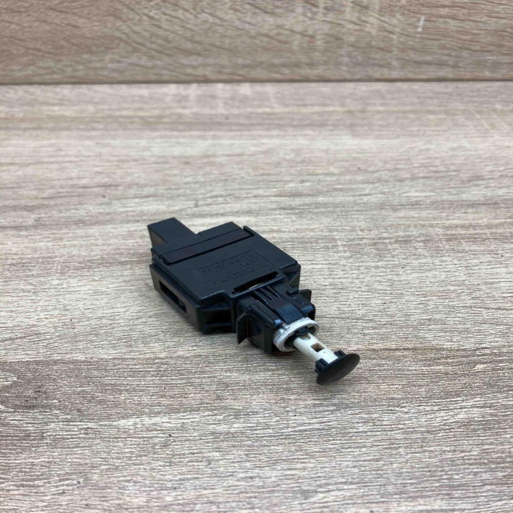 8622064 13W464  Brake pedal sensor switch Volvo V70