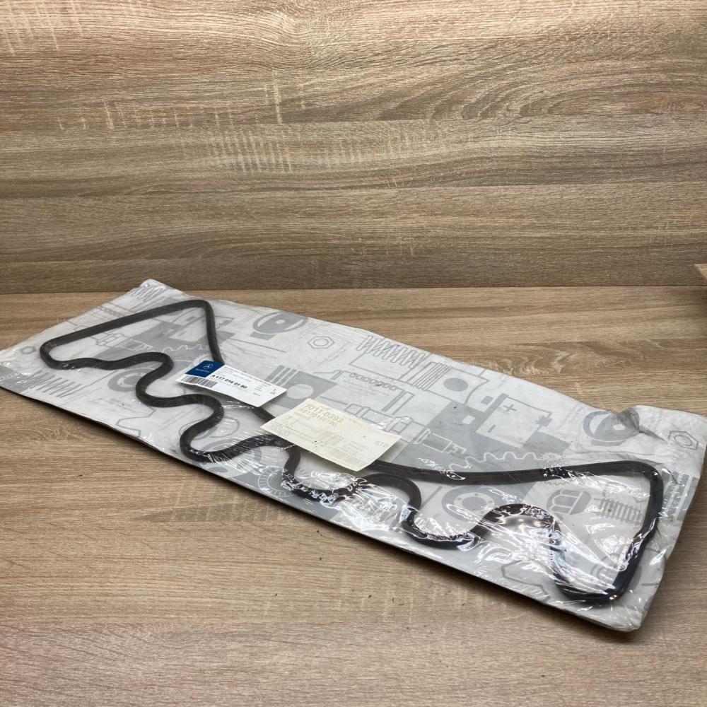A6170160180   Rocker cam cover Mercedes-Benz 200 300 W123