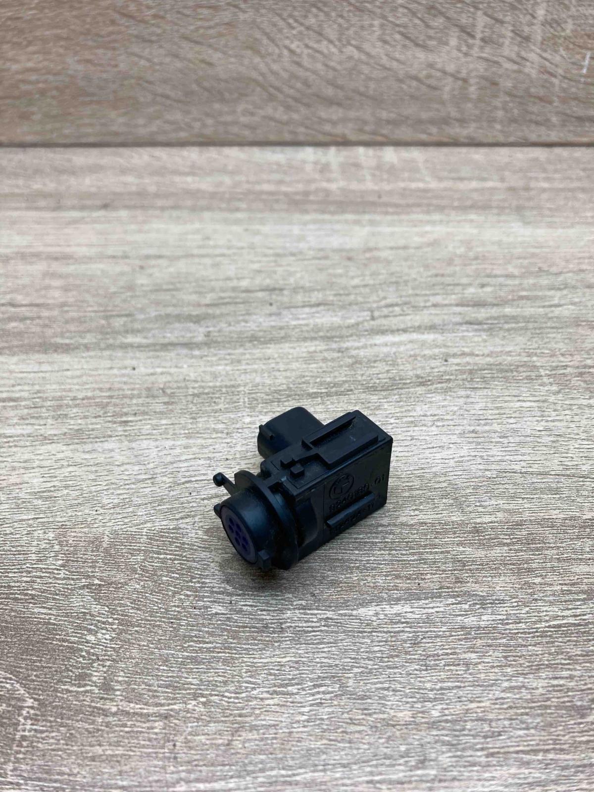 9240180 01 132424 11  Air quality sensor BMW 3 F30 F35 F31
