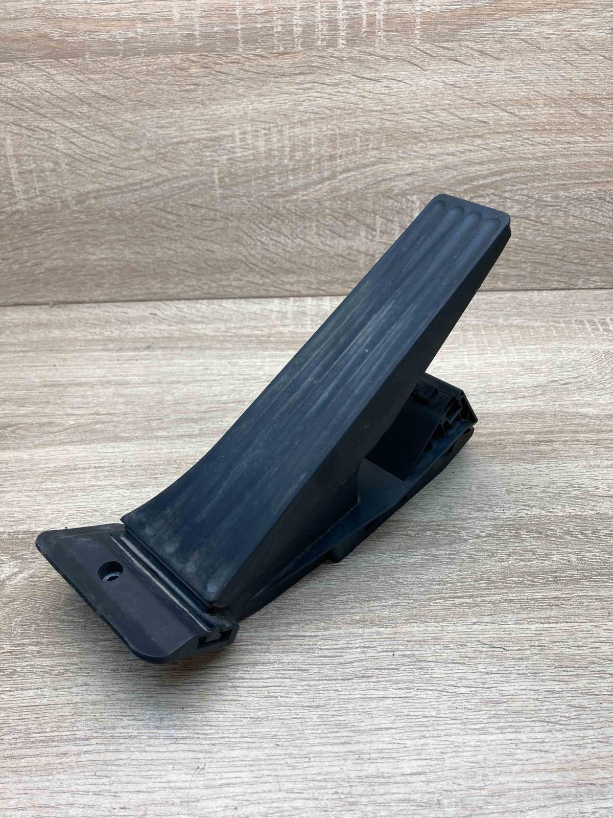 6852644 259160 10  Accelerator throttle pedal BMW X5 E70