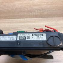 30728512 05W361 28017881 Fuse module Volvo XC70