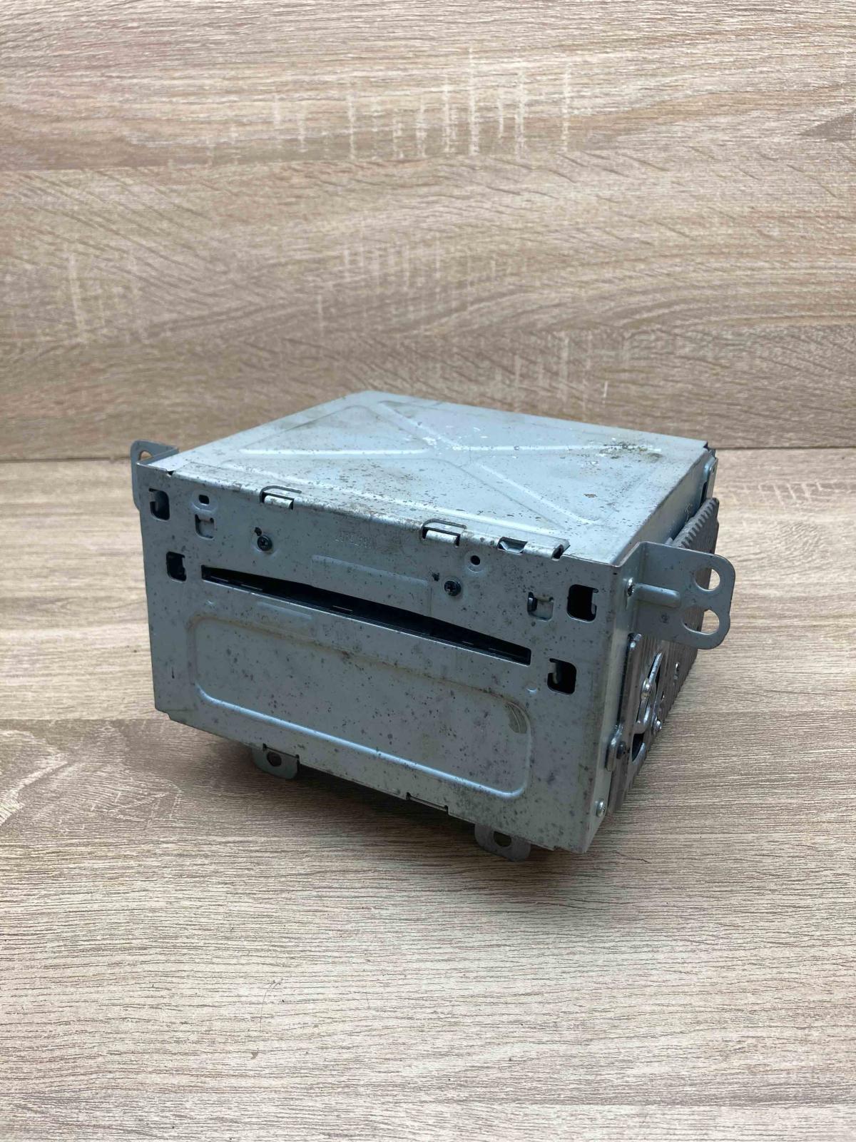 20983513   Radio/CD/DVD/GPS head unit Opel Astra J