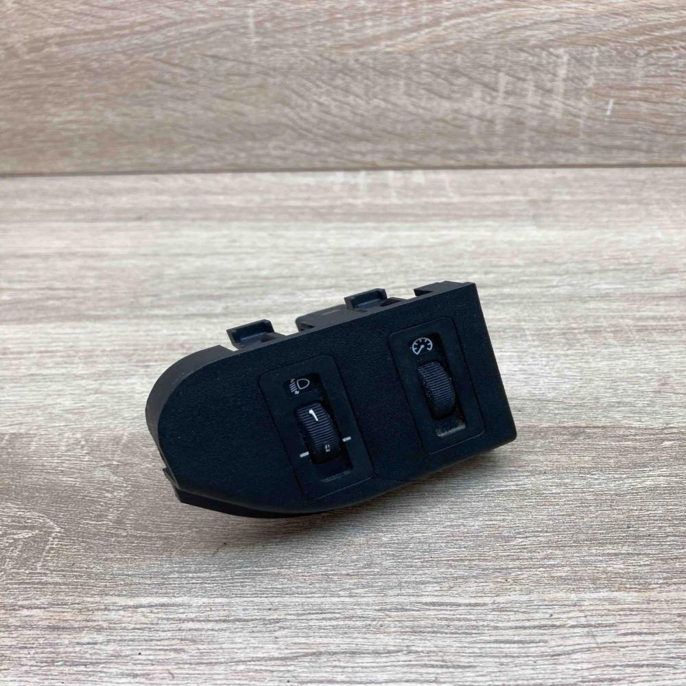 1393420 E366131  Headlight level height control switch BMW 3 E36