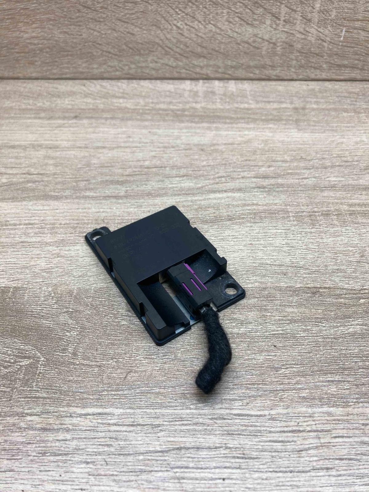 6928461   Aerial antenna amplifier BMW 3 E46