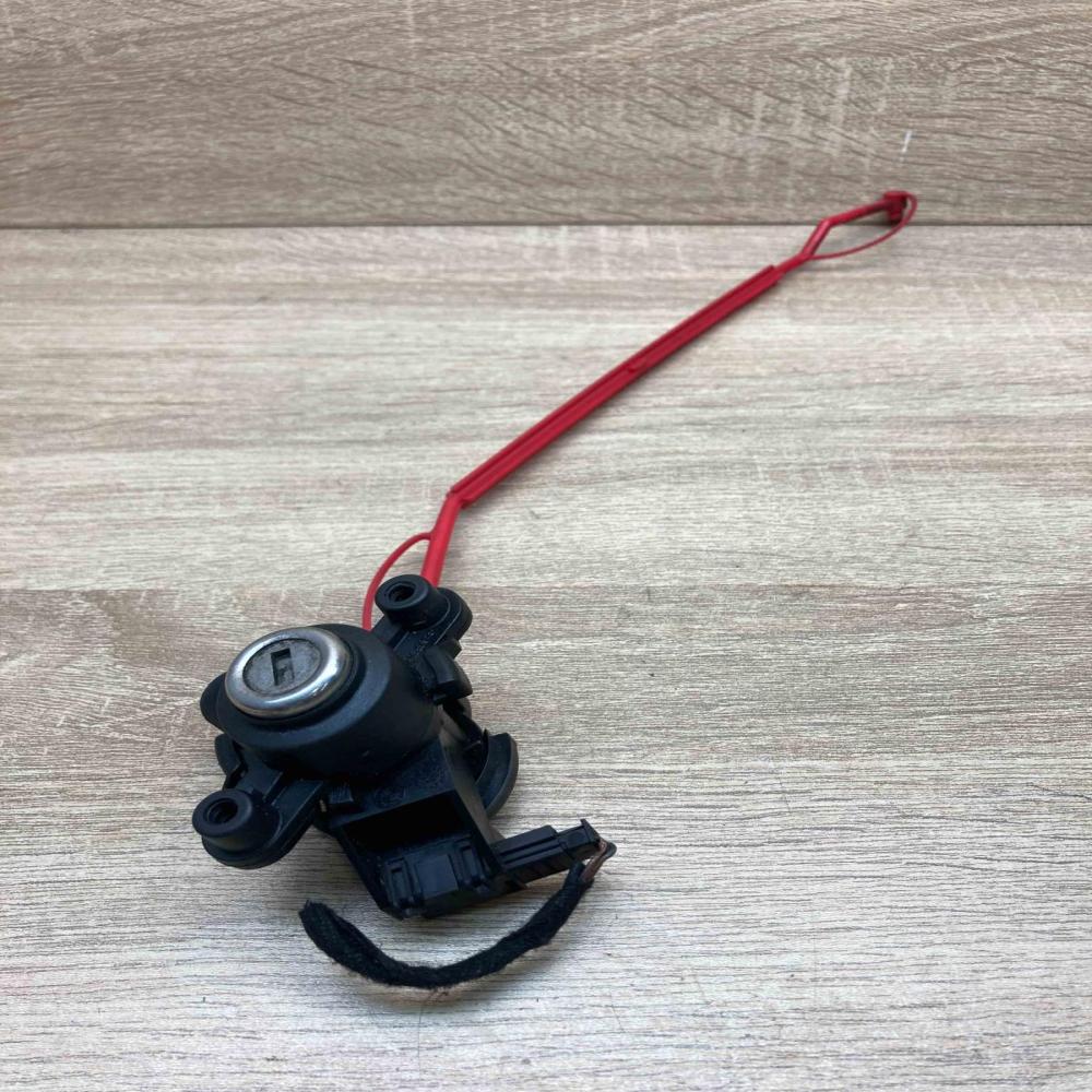 8196052   Tailgate exterior lock BMW 3 E46