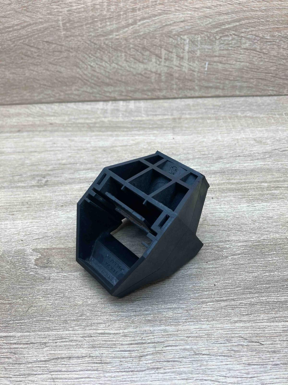 1436264 Radiator  Radiator mount bracket BMW 3 E46