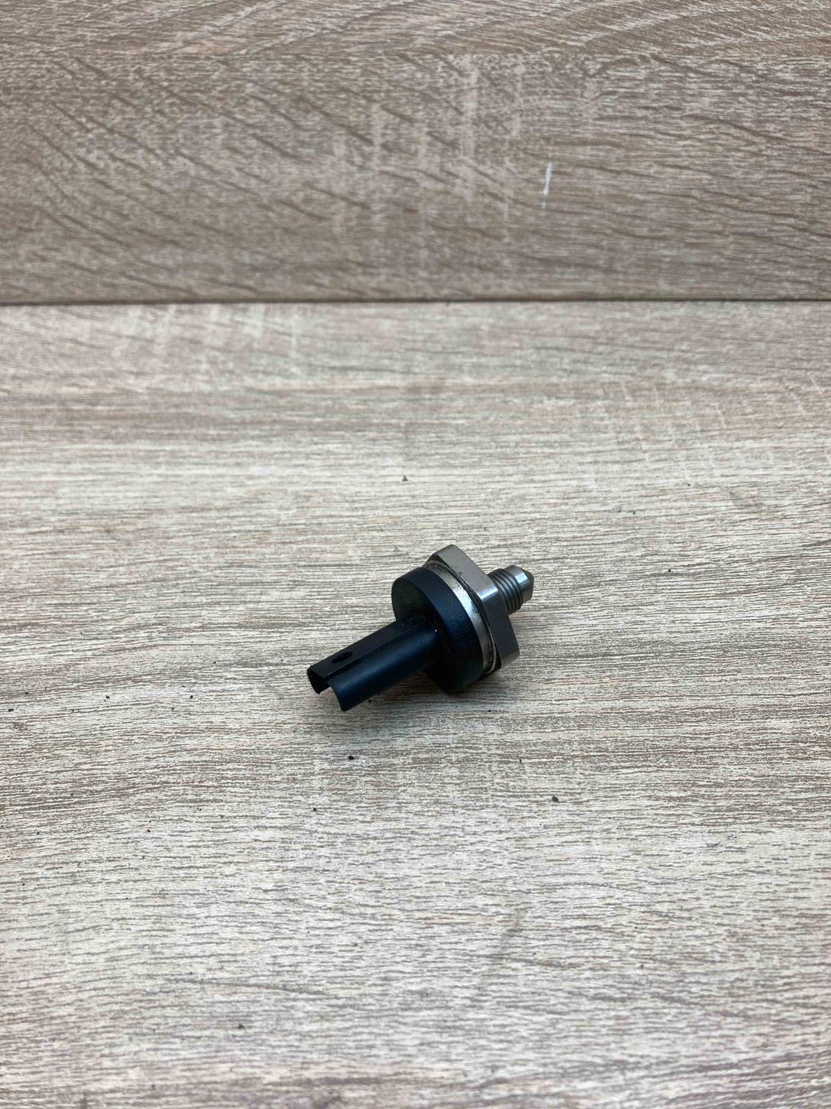 7622231 0261230349  Fuel pressure sensor BMW 5 F10 F11
