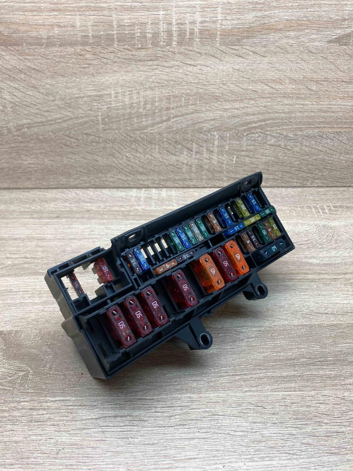 6900582 18560  Fuse module BMW 7 E65 E66