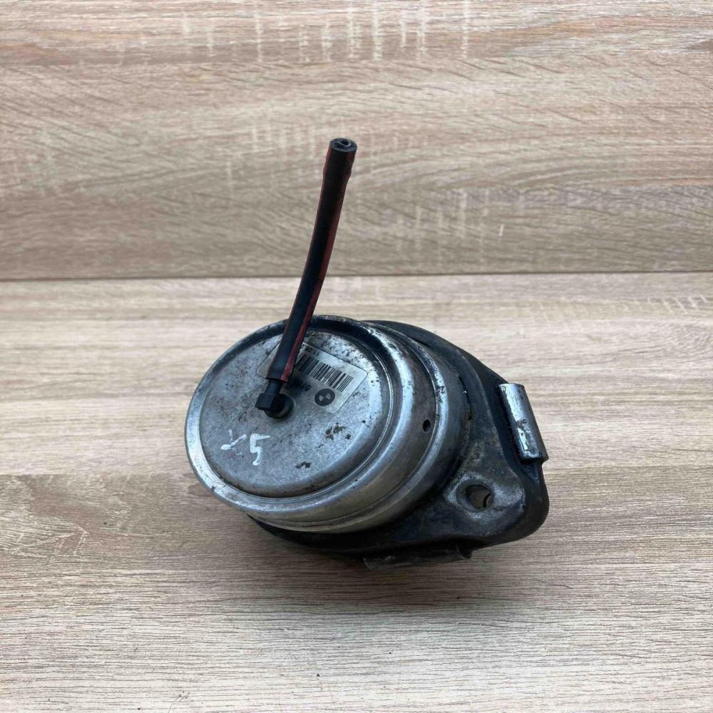 6758444   Engine mount bracket BMW X5 E53