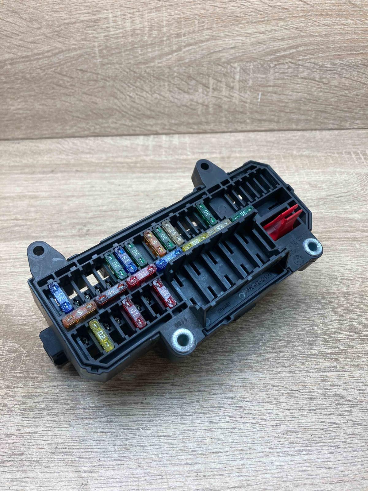 6900583 106887 10  Fuse module BMW 7 E65 E66