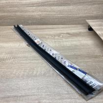 1524445   Front door window/glass frame Ford Sierra
