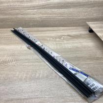 1524445   Front door window/glass frame Ford Sierra