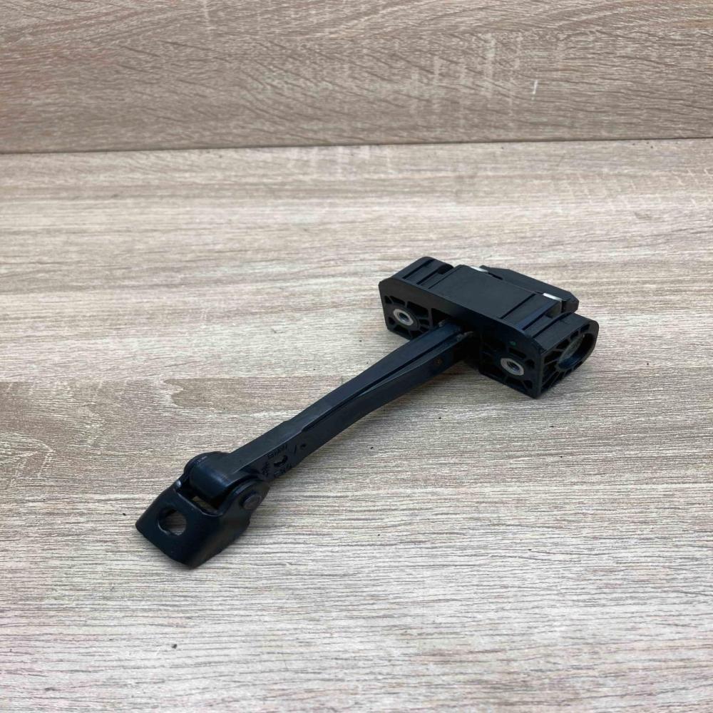 7311339 VL  Front door check strap stopper BMW 3 F30 F35 F31