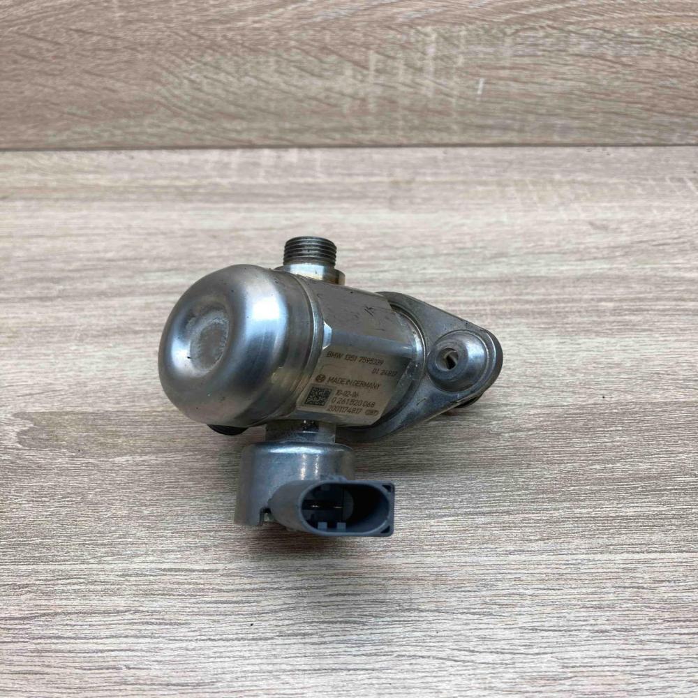 7595339 0261520068  Fuel injection high pressure pump BMW 5 GT F07