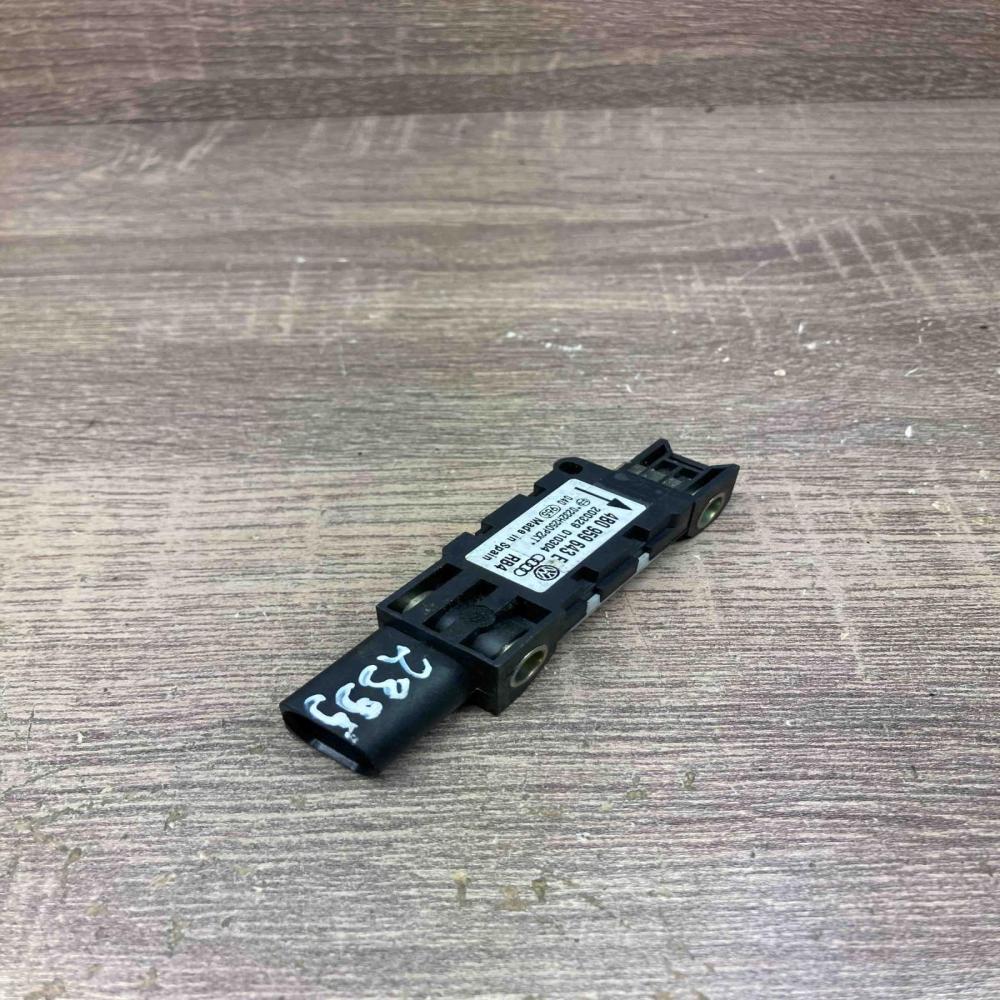 4B0959643E   Airbag deployment crash/impact sensor Audi A6 S6 C5 4B