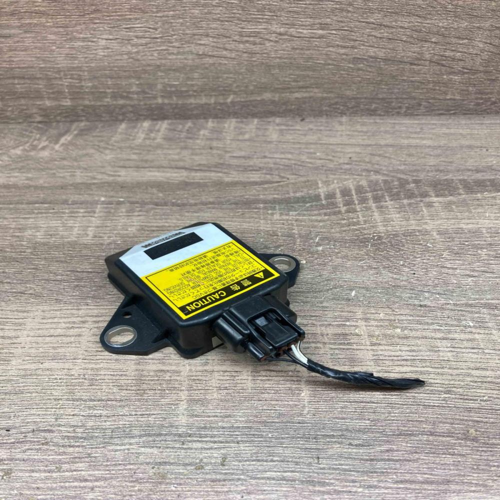 89183 48010 174500 5234  ESP acceleration yaw rate sensor Toyota Prius (XW20)