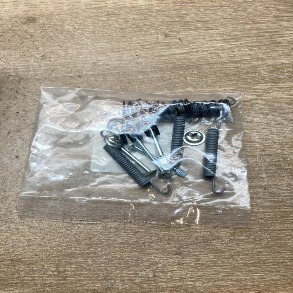 93174289   Handbrake/parking brake pads Opel Omega B1